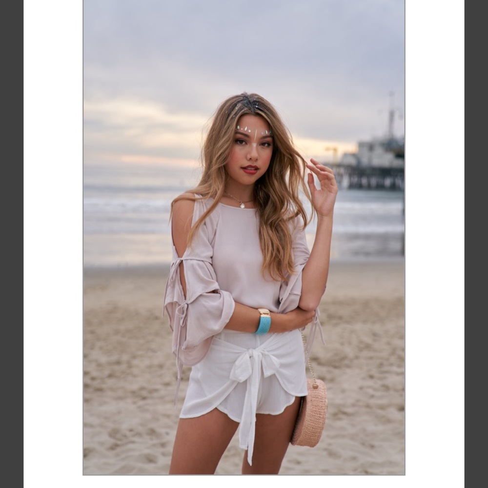 Cold Shoulder Top - Picture 3 of 4